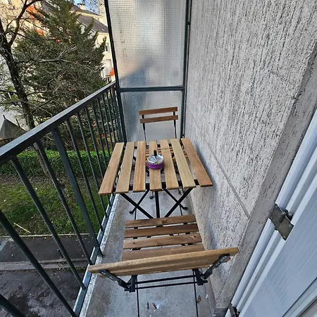 Liberte-apartment With Parking شقة