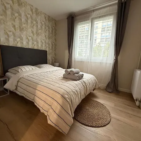 Liberte-apartment With Parking Apartament *